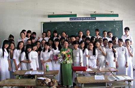 Ngày học đặc biệt trong năm - 5 Khoảnh khắc đẹp của tình thầy trò trong Ngày Hiến chương nhà giáo.