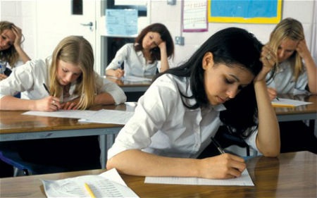 Ngày càng có nhiều bậc phụ huynh ở Anh muốn cho con em học trường tư nếu họ có đủ tiền.