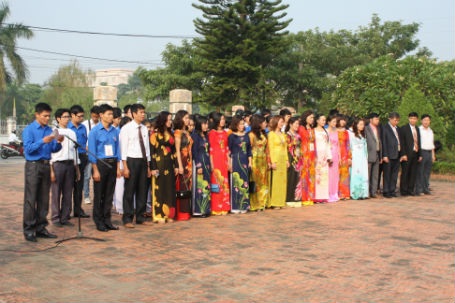Trường THPT Khoái Châu - 50 năm xây dựng và trưởng thành - 2 Trường THPT Khoái Châu - 50 năm xây dựng và trưởng thành