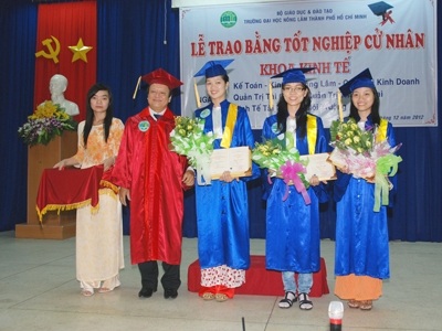 Học vượt để tốt nghiệp sớm - 1 Học vượt để tốt nghiệp sớm