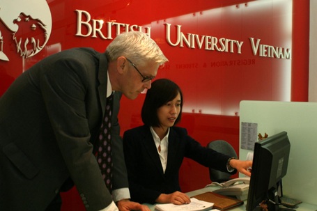 Tư vấn học ngành Kế toán Tài chính cấp bằng Anh quốc - 6 Ông Chris Jeffery, Giám đốc Học vụ British University Vietnam - Đại học Anh Quốc VN