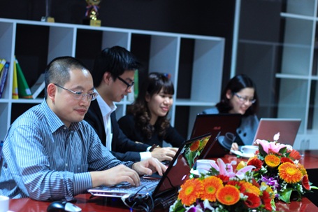 Tư vấn tuyển sinh và chương trình học bổng toàn phần vào ĐH FPT - 12 Đỗ Văn Ngọc - Email: