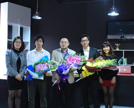 Tư vấn tuyển sinh và chương trình học bổng toàn phần vào ĐH FPT - 1 Các đại diện của Trường ĐH FPT tham gia buổi tư vấn tuyển sinh.