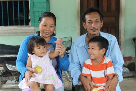 Niềm tin phi thường của người thầy khuyết tật - 4 Mái ấm gia đình hạnh phúc của thầy Khiêm.