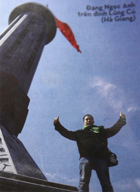 Đặng Ngọc Anh tại cột cờ Lũng Cú