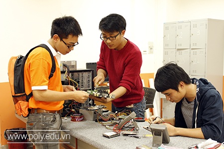 Tọa đàm “Xu hướng đào tạo điện toán đám mây và thiết bị di động?” - 4 Tọa đàm “Xu hướng đào tạo điện toán đám mây và thiết bị di động?”