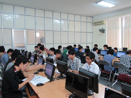 Năm 2013, thêm cơ hội trúng tuyển vào Học viện Bưu chính Viễn thông - 2 Sinh viên Học viện Công nghệ Bưu chính Viễn thông