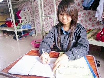 Những cô gái bản nơi giảng đường - 1 Những cô gái bản nơi giảng đường