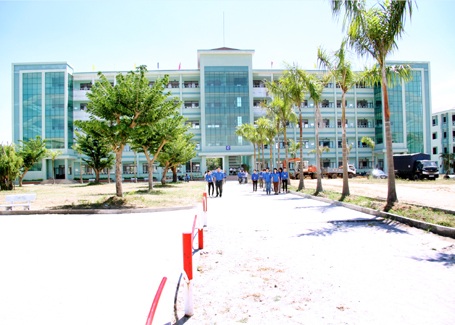 Trường Cao đẳng Kinh tế - Kỹ thuật Quảng Nam thông báo tuyển sinh năm 2013 - 2 Trường Cao đẳng Kinh tế - Kỹ thuật Quảng