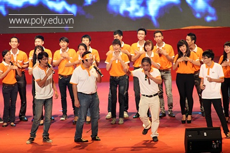 Tọa đàm “Xu hướng đào tạo điện toán đám mây và thiết bị di động?” - 9 Sinh viên FPT Polytechnic tham gia biểu diễn văn nghệ trong ngày thành lập tập đoàn FPT