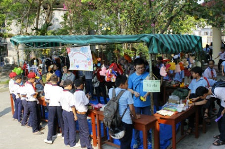 Gian hàng đổi đồ cũ lấy đồ mới, khuyến khích tiết kiệm trong tiêu dùng. (Ảnh do BTC cung cấp)