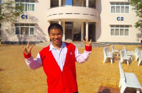 Tác giả “đơn xin nghỉ học” gây sốt giành Huy chương Bạc Toán - 2 Phạm Quốc Đạt tiếp tục nổi như cồn với đoạn thơ Thương vợ trong bài thi giữa kỳ