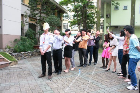 Bài học thành công từ thế giới - 3 Học quản trị nhóm từ những trò team building sôi động