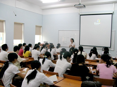 Sinh viên ĐH Kinh tế được học tập trong môi trường hiện đạ