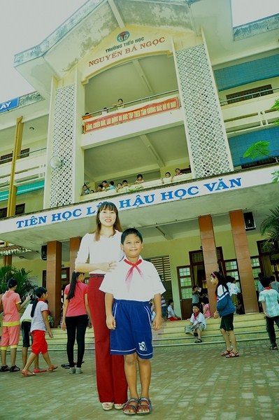 Học sinh lớp 5 trả lại 5 triệu đồng cho người đánh mất