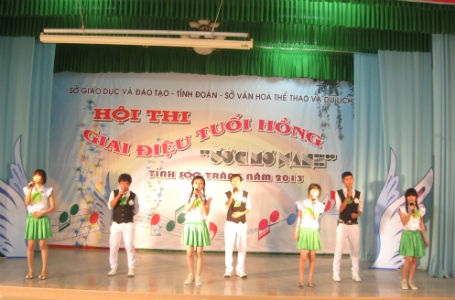 Tổng kết hội thi “Giai điệu tuổi hồng” Sóc Trăng năm 2013 - 2 Một số tiết mục trong hội thi