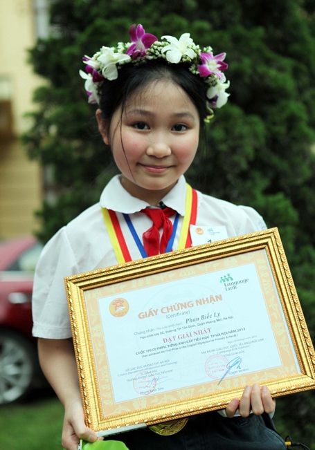 Trải nghiệm hè khác biệt với “Học tiếng Anh qua các môn năng khiếu” - 4 Quán quân Olympic tiếng Anh tiểu học 2013 Phan Biếc Ly