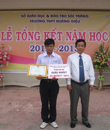 Viết Trung bên “người bạn thân thiết” của mình