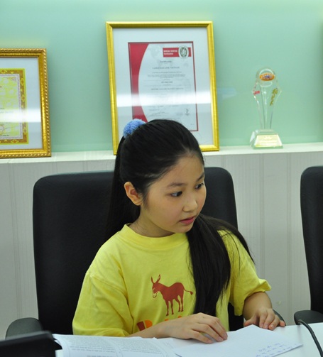 Tư vấn “Học tiếng Anh qua các môn Năng khiếu” - 6 Quán quân Olympic tiếng Anh tiểu học 2013 Phan Biếc Ly