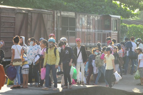 Sau Tết Đoan Ngọ, sĩ tử ồ ạt lên đường ôn thi - 5 …và bắt đầu lên đường.