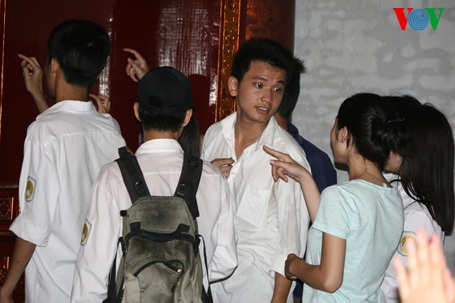 ...và ghi tên mình trên bảng vàng.