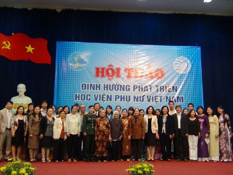 Học viện Phụ nữ Việt Nam tuyển sinh đại học năm 2013 - 2 Học viện tổ chức Hội thảo Định hướng phát triển Học viện Phụ nữ Việt Nam.