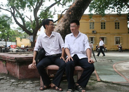 Thủ khoa 29,5 điểm ở đất cảng: “Em học rất ít” - 5 Thầy giáo chủ nhiệm mong Danh (