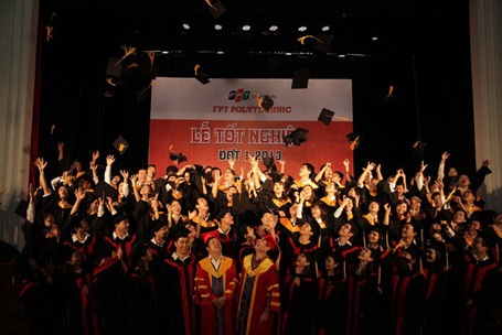 Học ở Cao đẳng FPT Polytechnic khác gì với những trường khác? - 3 Hơn 50% sinh viên FPT Polytechnic khóa đầu tiên có việc làm trước khi nhận bằng tốt nghiệp.