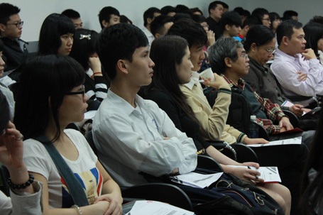 Ngày 10/08, xét tuyển vào Đại học British University Vietnam - 1 Khách mời chăm chú lắng nghe Hội thảo tuyển sinh của Đại học British University Vietnam