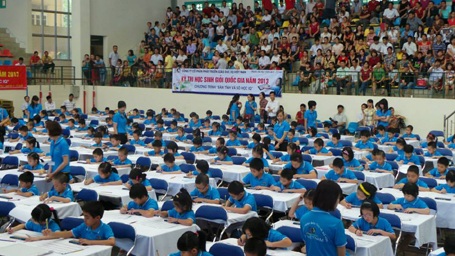 Gần 500 học sinh thi tài làm toán nhanh - 2 Gần 500 học sinh thi tài làm toán nhanh