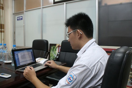 Thủ khoa 29,5 điểm ở đất cảng: “Em học rất ít” - 3 Tự học trên mạng là một biện pháp mà Danh lựa chọn.