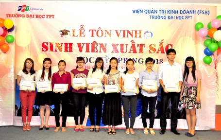 Tư vấn tuyển sinh chương trình Cử nhân quốc tế FPT - B2G - 8 Ngoài học tập, sinh viên FPT- B2G thích thú với các hoạt động văn thể mỹ diễn ra mỗi học kì