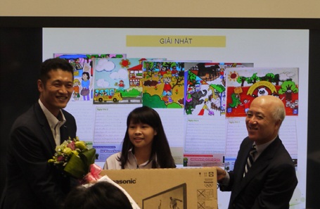 Em Ngô Hải Anh - học sinh Trường THCS Đoàn Thị Điểm giành giải Nhất.