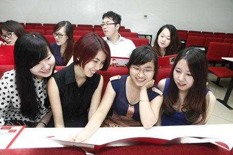 Học “chuẩn” Anh quốc tại British University Vietnam, học phí chỉ bằng 1/3 du học - 2 Sinh viên Trường Đại học British University Vietnam