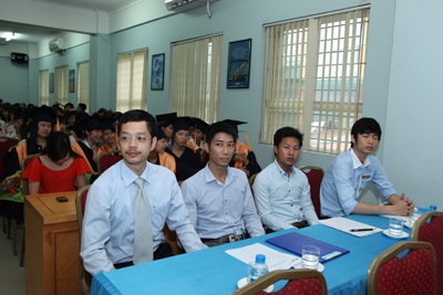 Đại diện các doanh nghiệp tuyển dụng sinh viên Trường Cao đẳng Đại Việt ngay tại lễ tốt nghiệp.