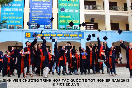 Tuyển sinh đợt 2 ngành Quản lý kinh doanh, chỉ tiêu 25 sinh viên - 1 Sinh viên chương trình hợp tác quốc tế tốt nghiệp năm 2013.
