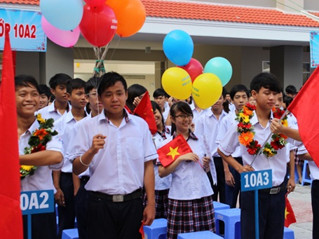 Lễ khai giảng tại trường THPT Nguyễn Hữu Thọ sáng 31/8.