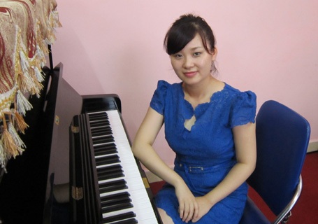 Cô gái xứ Thanh 2 lần đỗ thủ khoa - 1 Nguyễn Thị Loan - thủ khoa tốt nghiệp xuất sắc Trường ĐH Sư phạm Nghệ thuật Trung ương năm 2013.