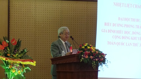 GS.TS Phạm Tất Dong Phó Chủ tịch Hội Khuyến học Việt Nam báo cáo kết quả 5 năm công tác khuyến học
