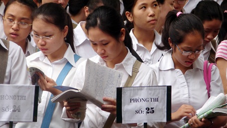“Phù phép” để được mở trường đại học - 1 Thí sinh chưa có đủ thông tin tin cậy để lựa chọn vào những trường đại học phù hợp nhất.