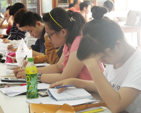 Tiếp tục mùa tuyển sinh thất bại của nhiều trường ĐH ngoài công lập - 1 Tiếp tục mùa tuyển sinh thất bại của nhiều trường ĐH ngoài công lập
