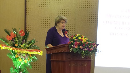 Bà Lotta Sylwander - trưởng đại diện UNICEF Việt Nam phát biểu tại Đại hội