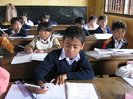 Tâm sự “đắng lòng” của một người thầy - 1 Học sinh tiểu học huyện Đức Trọng, tỉnh Lâm Đồng trong một tiết học. (Ảnh
