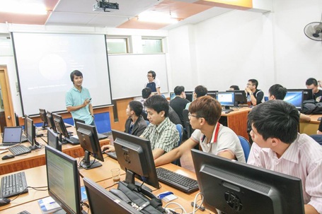 Thiếu hụt nguồn nhân lực trong ngành Công nghệ thông tin - 3 Tìm kiếm việc làm trong ngành CNTT không phải là điều quá khó khăn. (Ảnh minh họa: Internet)