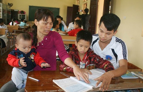 Người “gieo chữ” cho trẻ bất hạnh nơi cửa Phật - 1 Người “gieo chữ” cho trẻ bất hạnh nơi cửa Phật