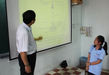 Môi trường sư phạm chưa tạo động lực cho giáo viên tự học - 2 Giáo viên có tuổi cũng phải không ngừng học tập để không lạc hậu so với học trò.