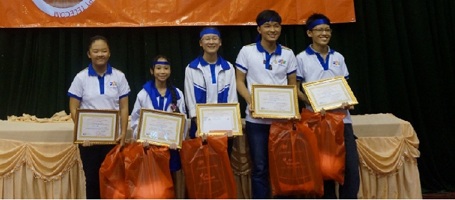 Phú Thọ - Điểm dừng chân đầu tiên của hành trình đồng hành cùng Violympic 2013 - 3 Trường THCS Phong Châu giành giải Nhất cuộc thi Đỉnh núi trí tuệ tại Phú Thọ.