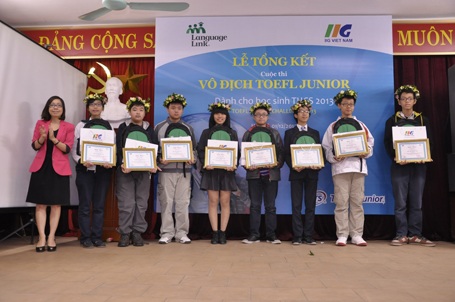 Trao giải cuộc thi Vô địch TOEFL Junior 2013