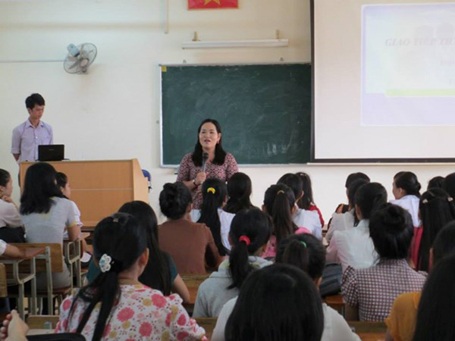 Sinh viên rất chăm chú nghe giảng nhưng khi được hỏi thì trốn tránh.