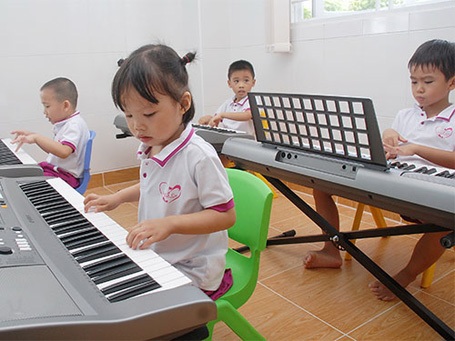 Trẻ mầm non học năng khiếu: Có mà như không - 1 Trẻ mầm non học năng khiếu: Có mà như không